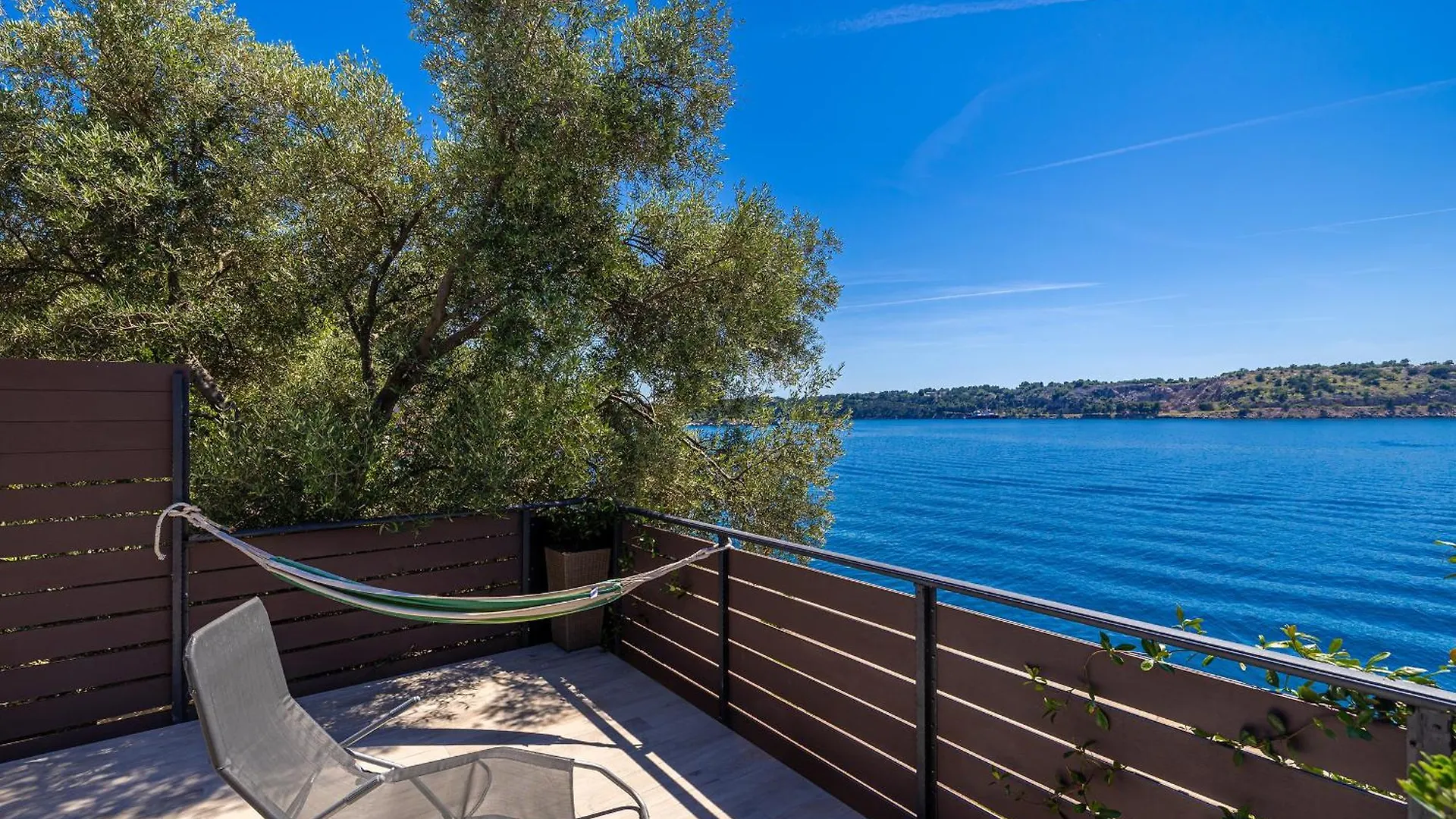 Cozy Holiday Home Seafront II Omišalj 0*,  Κροατία