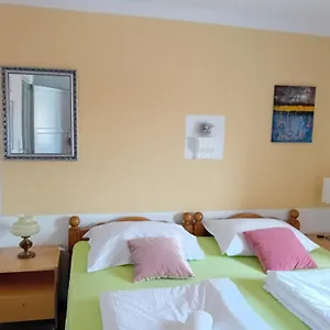 Appartement D,apartman' Ulica Pusca 51, 51513, Omišalj
